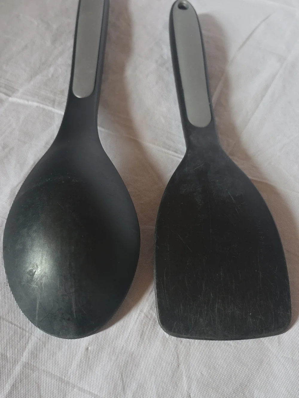 Calphalon Set of 6 Cooking Utensils Spatulas Spoons Black Gray
